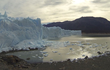 Tu mundo. Argentina: Parque Nacional Los Glaciares y Cueva de las manos del Río Pinturas
